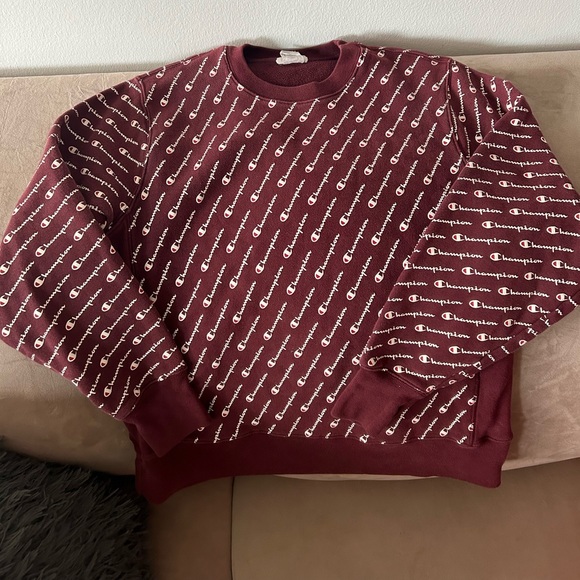 Champion Logo Sweater - Picture 1 of 2